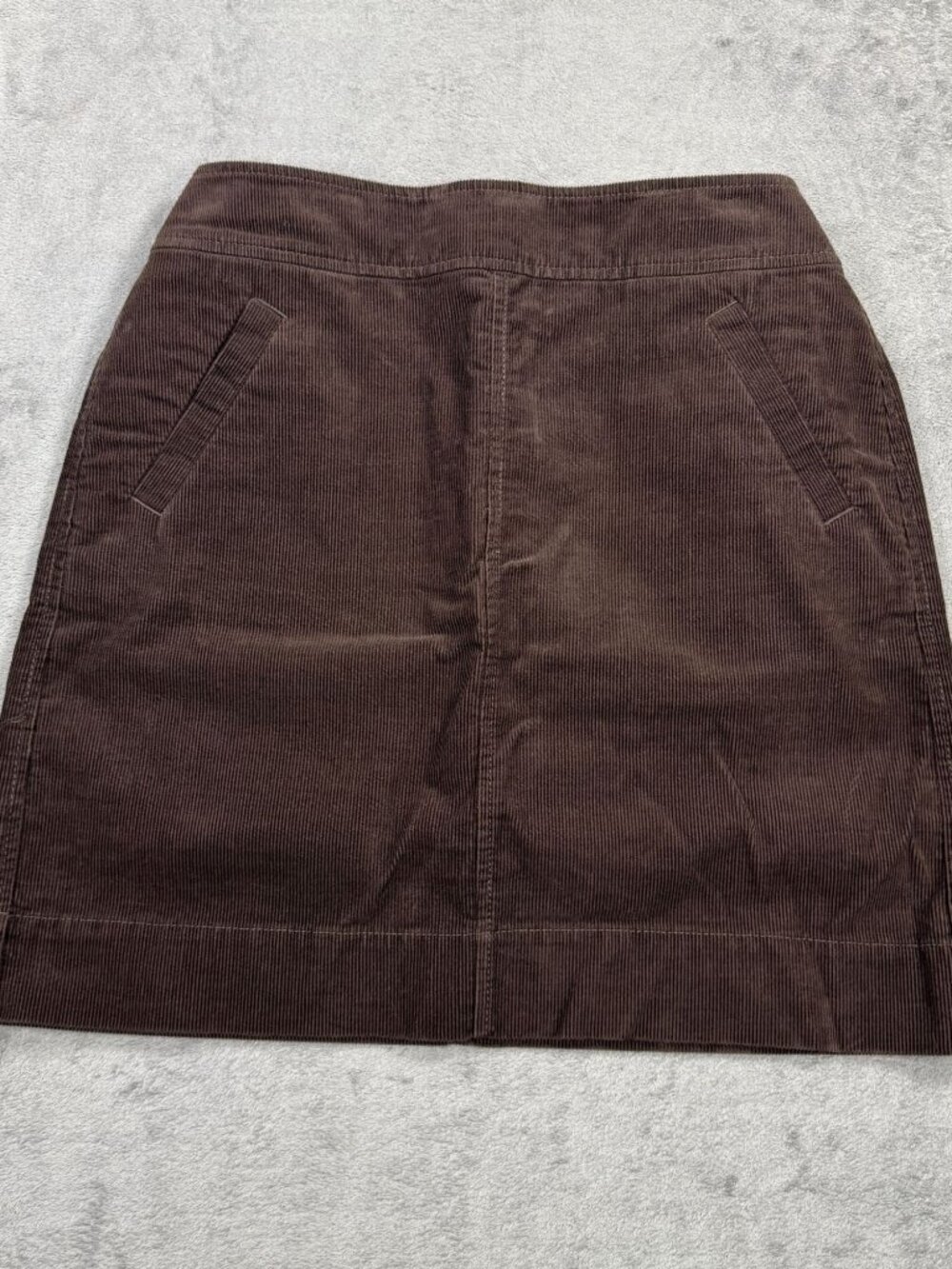 Y2K Loft Chocolate Brown Corduroy Skirt Size 4 Fall Preppy Minimalist Back Zip
